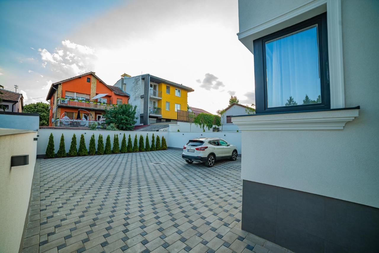 Zoe apartment Novi Sad Buitenkant foto