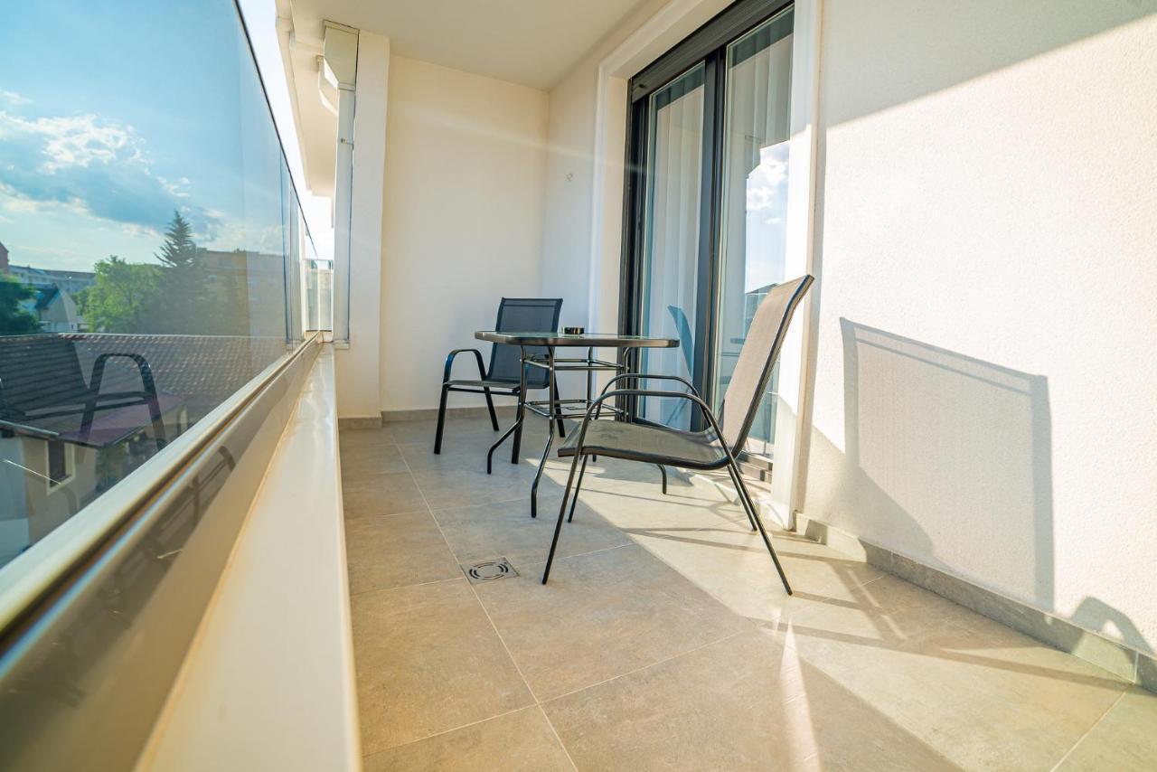 Zoe apartment Novi Sad Buitenkant foto